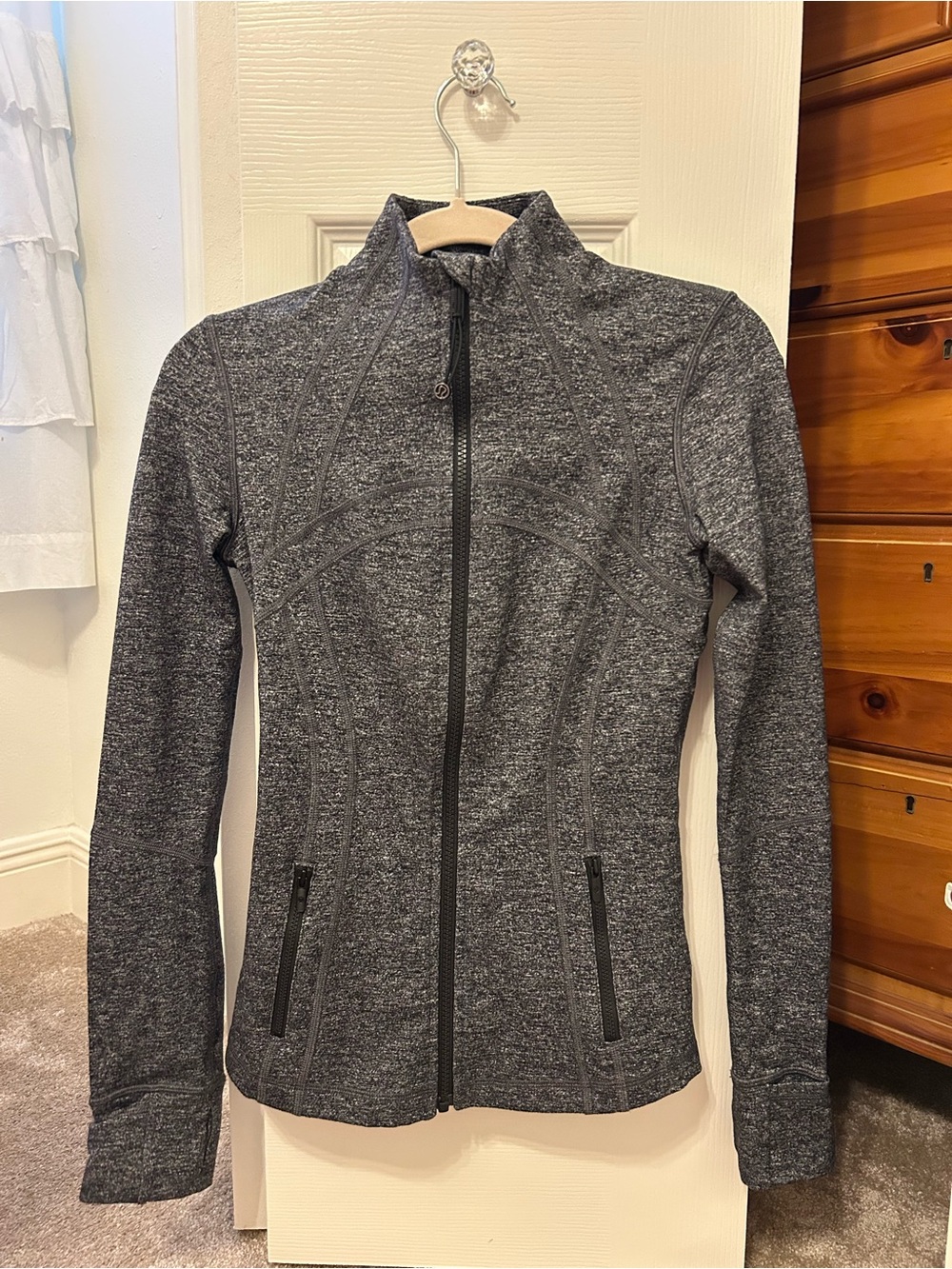 lululemon define jacket size 4